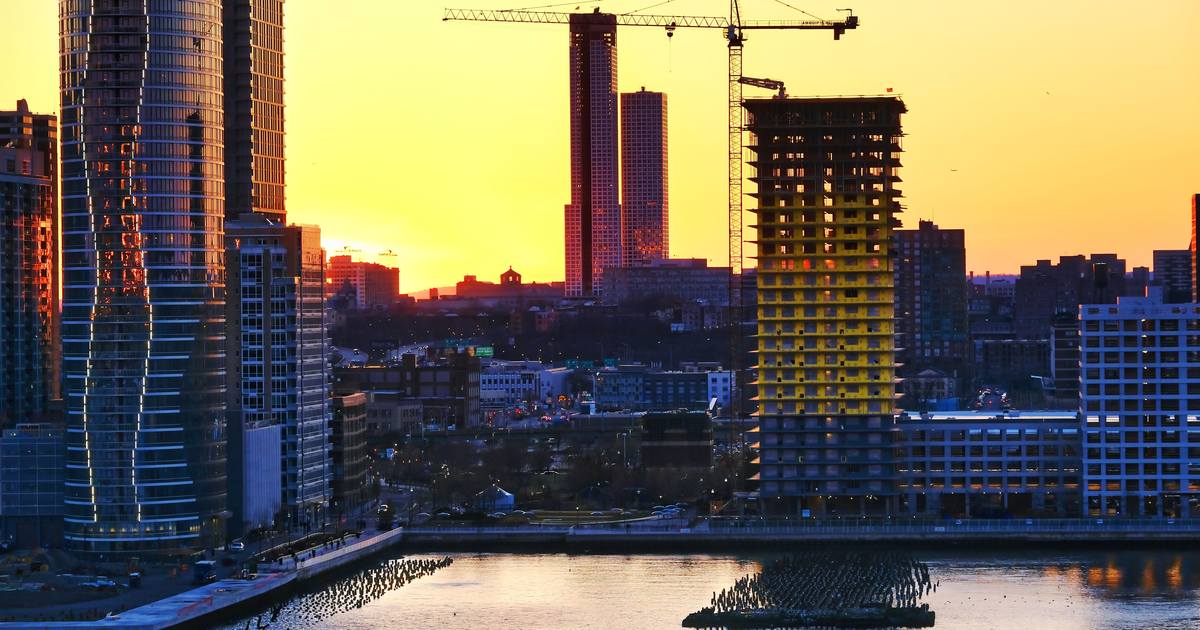 Bonus Depreciation Is Back: How Construction, Real Estate, and Equipment-Heavy Businesses Can Plan Smarter